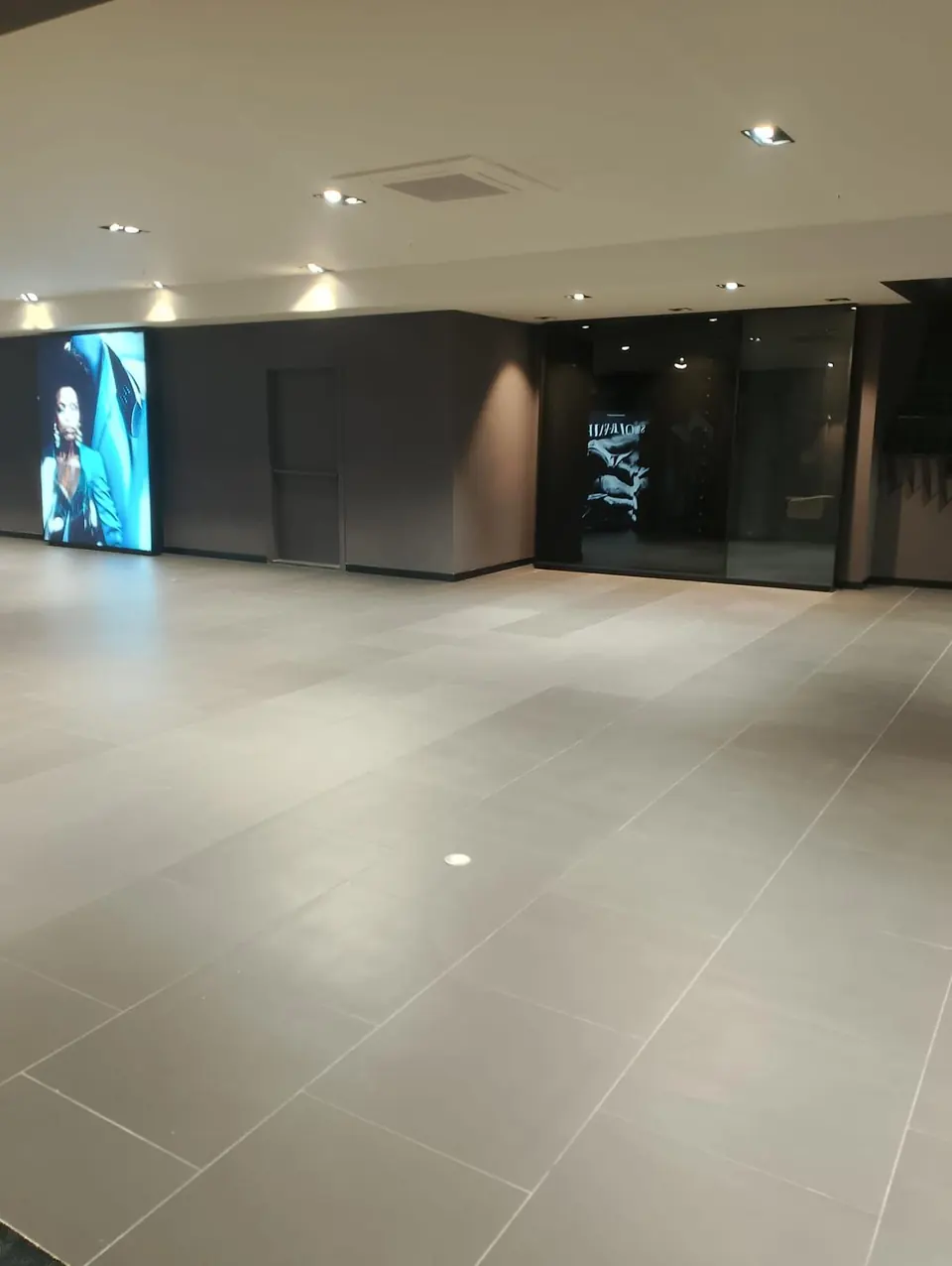 DS Store · İstanbul Göztepe Showroom / Uygulama görünümü