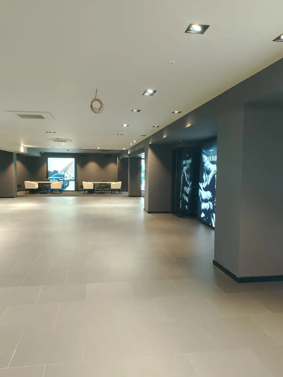 DS Store · İstanbul Göztepe Showroom / Uygulama görünümü