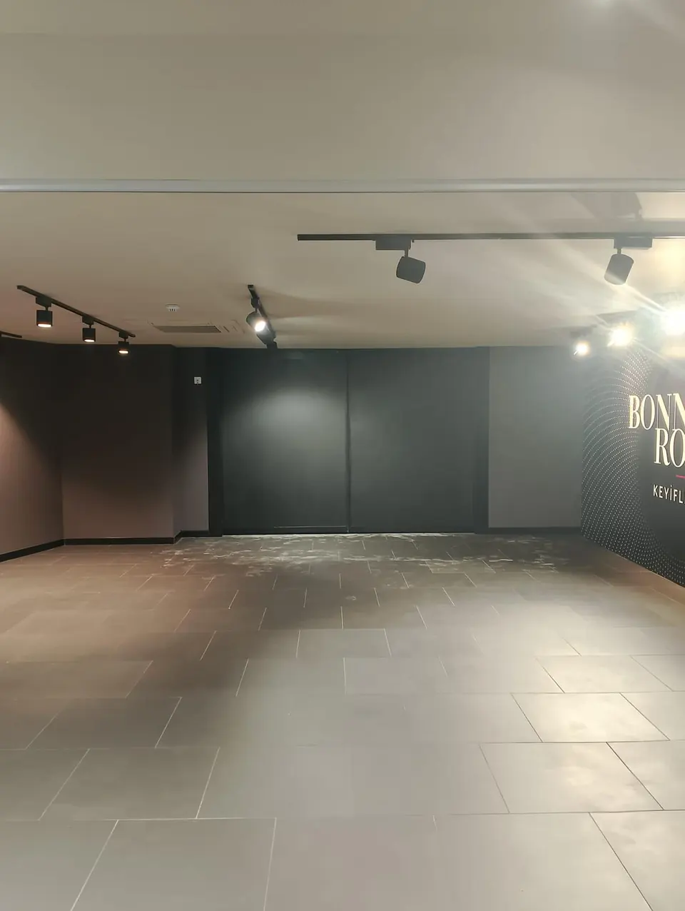 DS Store · İstanbul Göztepe Showroom / Uygulama görünümü