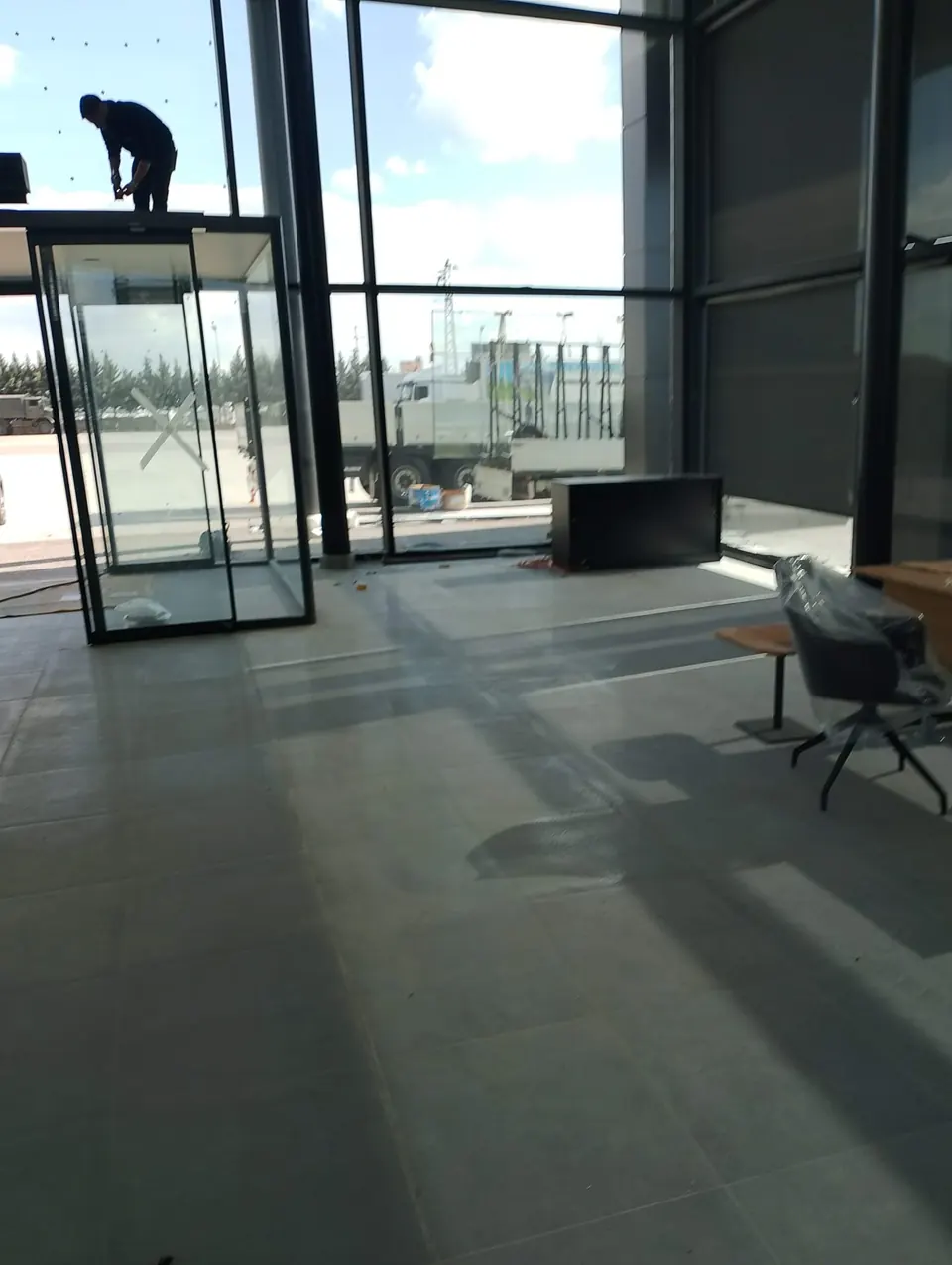 Koluman Mercedes · Aksaray Showroom / Uygulama görünümü