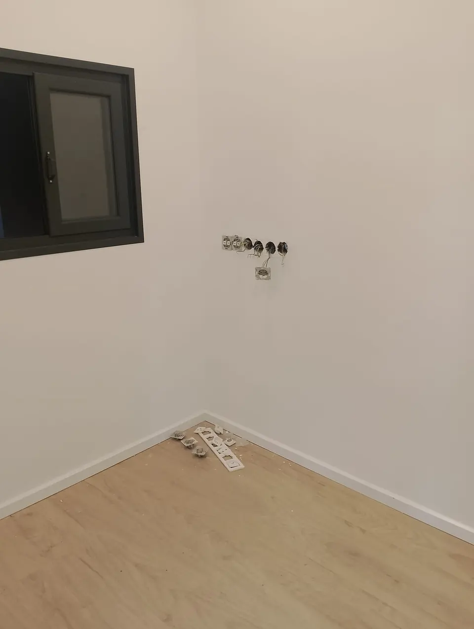 Koluman Mercedes · Aksaray Showroom / Uygulama görünümü