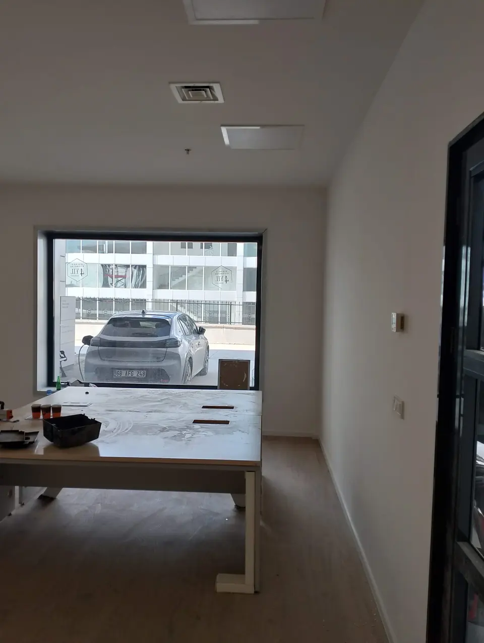 Koluman Mercedes · Aksaray Showroom / Uygulama görünümü