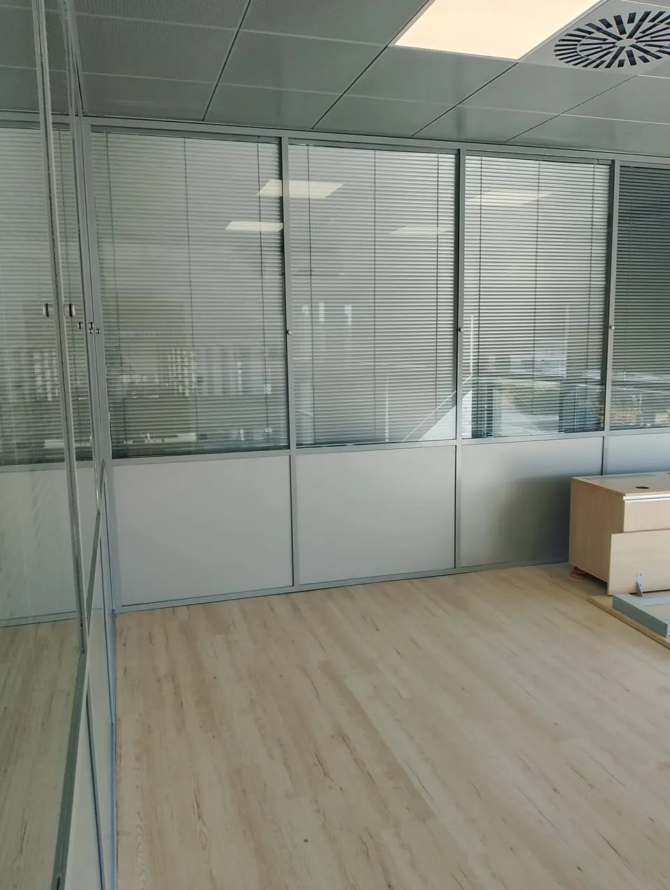 Koluman Mercedes · Ankara Gölbaşı Showroom ve Servis / Uygulama görünümü