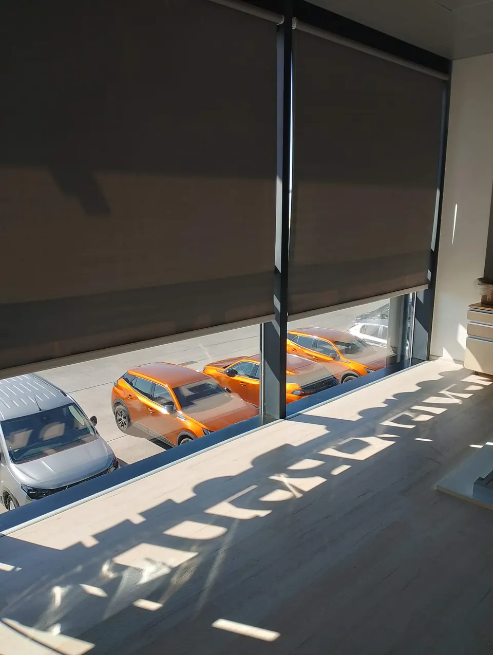 Koluman Mercedes · Ankara Gölbaşı Showroom ve Servis / Uygulama görünümü