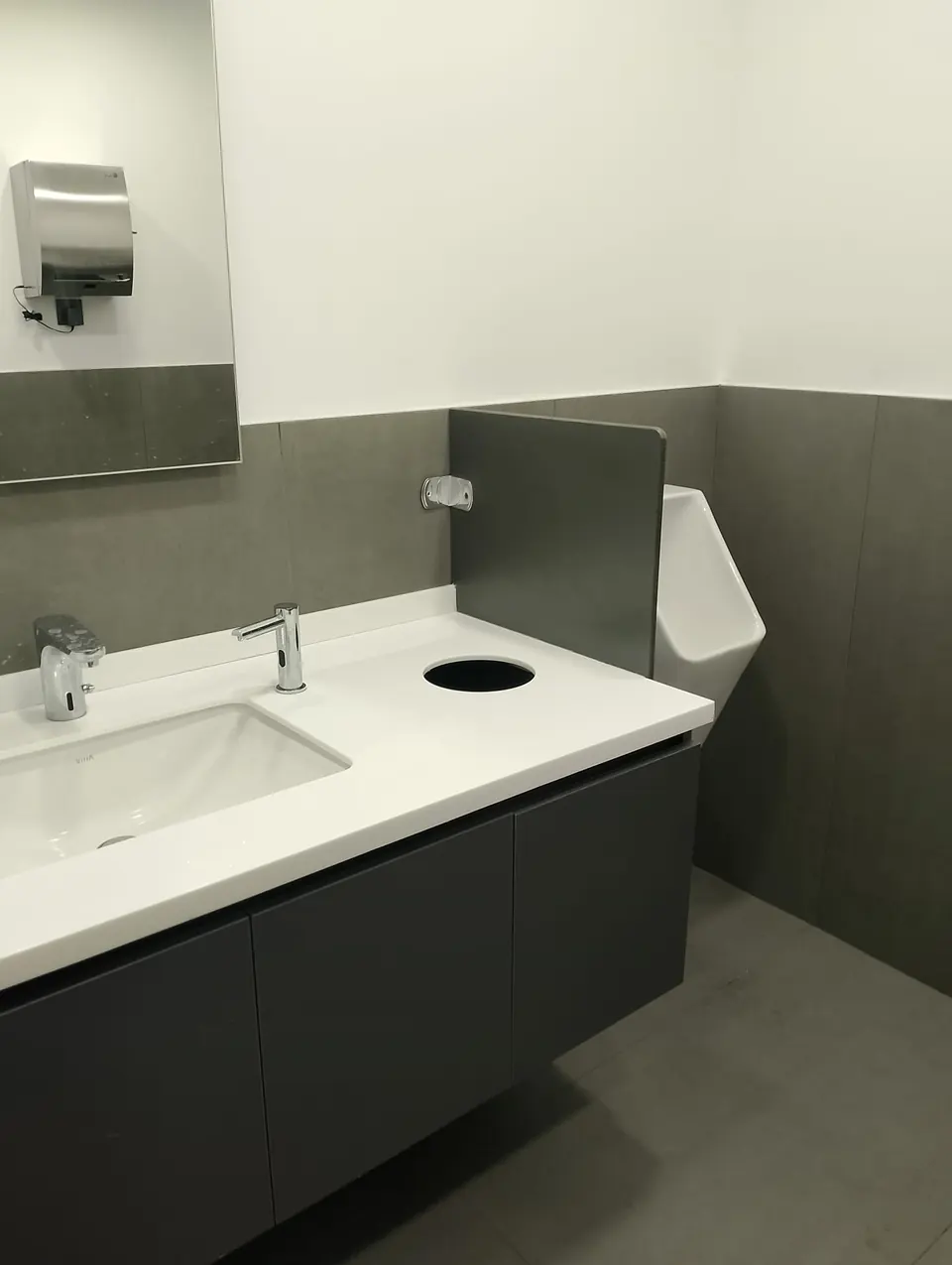 Koluman Mercedes · Ankara Gölbaşı Showroom ve Servis / Uygulama görünümü