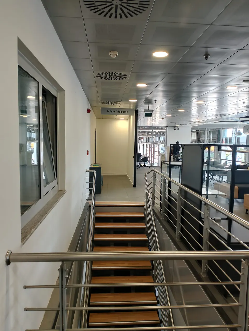 Koluman Mercedes · Ankara Gölbaşı Showroom ve Servis / Uygulama görünümü