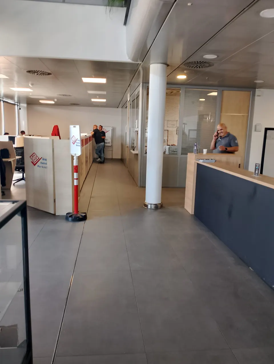 Koluman Mercedes · Ankara Gölbaşı Showroom ve Servis / Uygulama görünümü