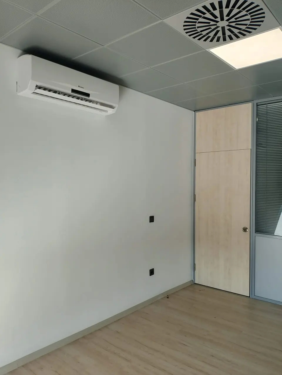 Koluman Mercedes · Ankara Gölbaşı Showroom ve Servis / Uygulama görünümü