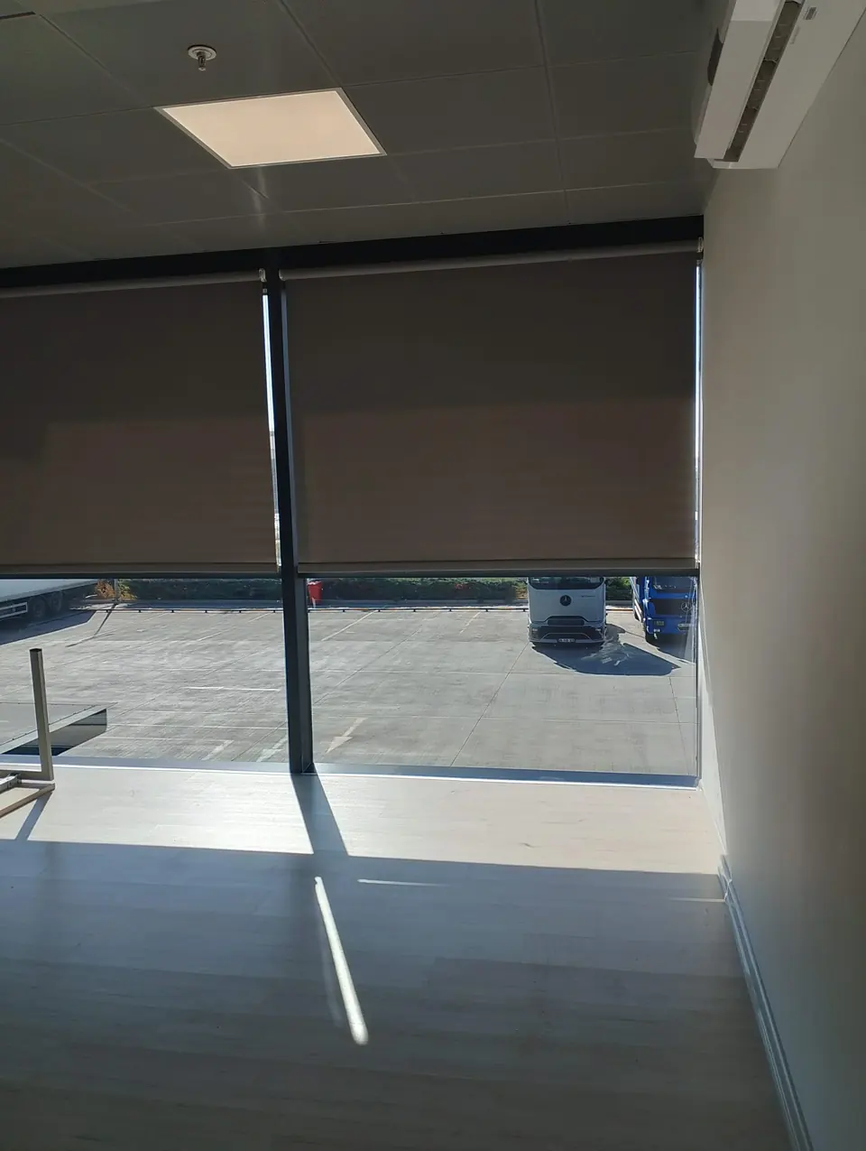 Koluman Mercedes · Ankara Gölbaşı Showroom ve Servis / Uygulama görünümü
