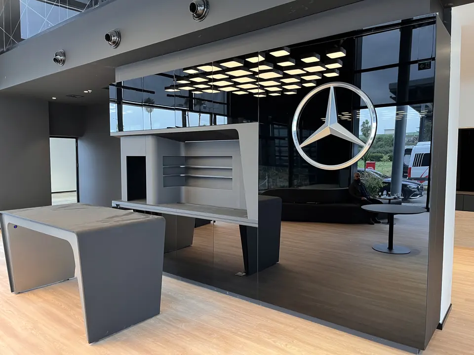 Koluman Mercedes · Tarsus Yenice Showroom — Karşılama bankosu
