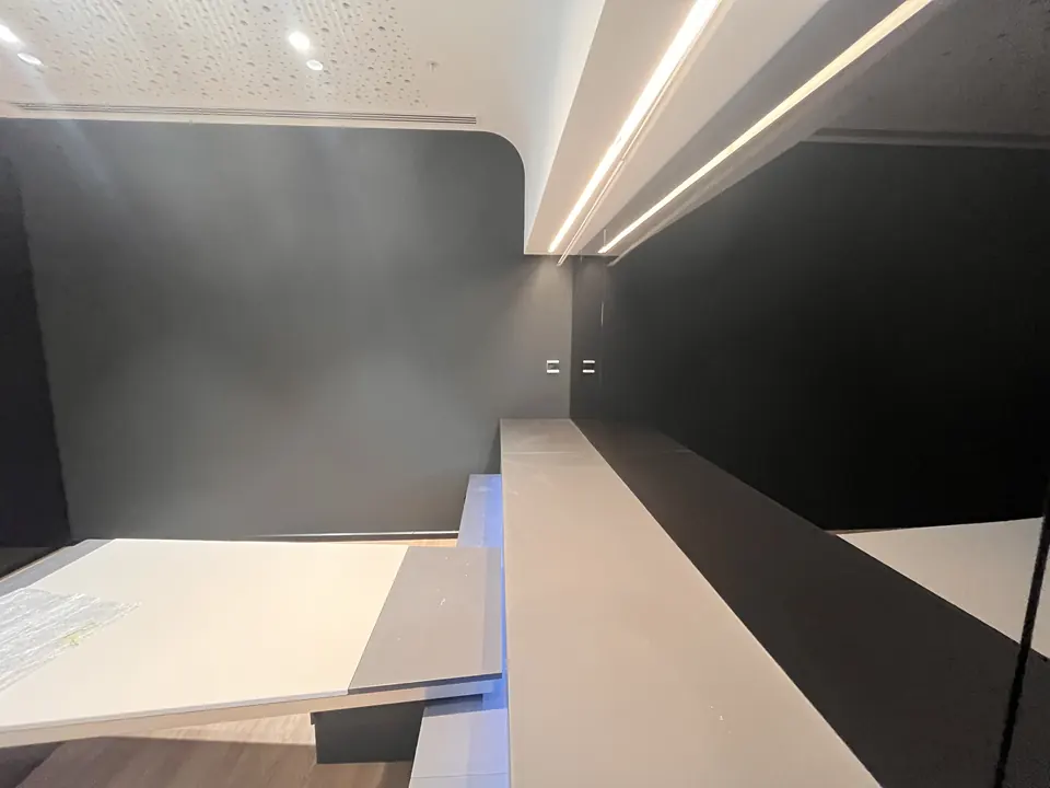 Koluman Mercedes · Tarsus Yenice Showroom / Uygulama görünümü
