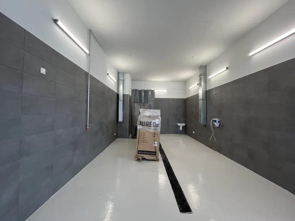 Tesla · Forum İstanbul Showroom ve Servis / Uygulama görünümü