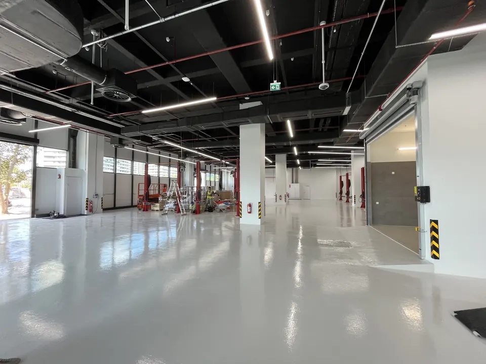 Tesla · Forum İstanbul Showroom ve Servis / Uygulama görünümü
