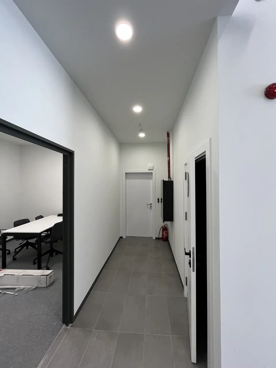 Tesla · Forum İstanbul Showroom ve Servis / Uygulama görünümü